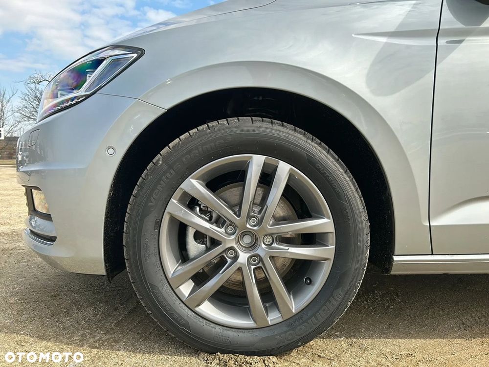 Volkswagen Touran - 21