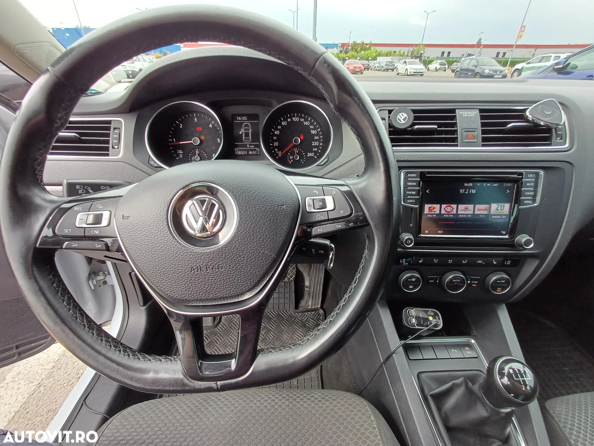 Volkswagen Jetta 2.0 TDI Comfortline - 10