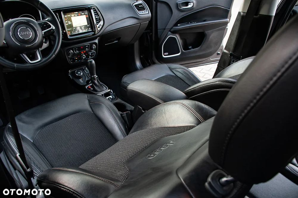 Jeep Compass - 25