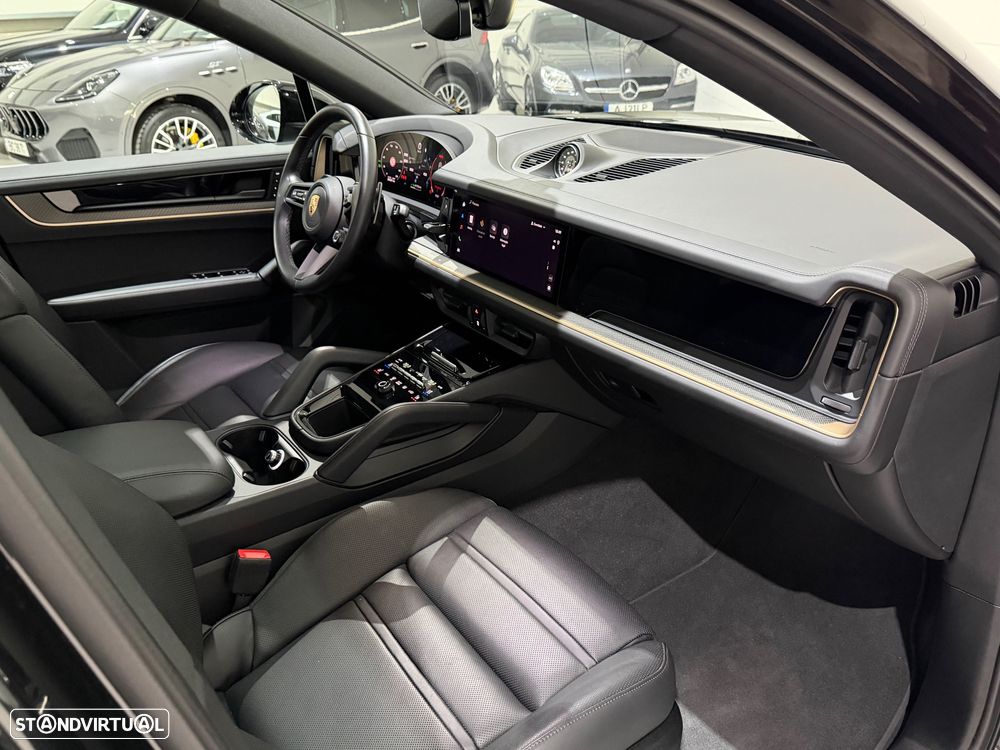 Porsche Cayenne Coupé E-Hybrid - 41