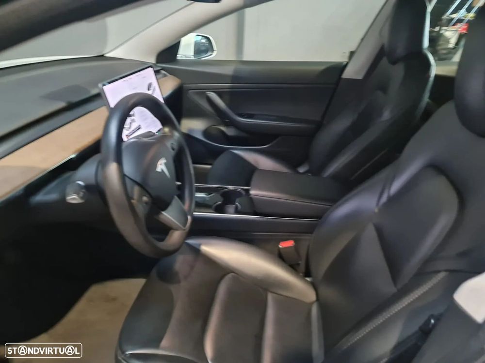 Tesla Model 3 Standard Range Plus RWD - 3