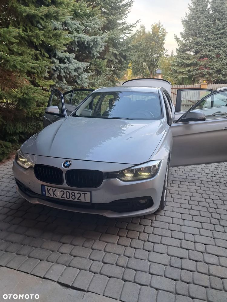 BMW Seria 3 318d - 29