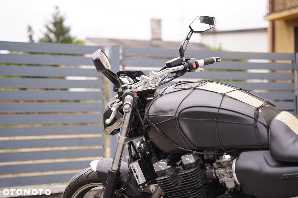 Yamaha XJR - 2