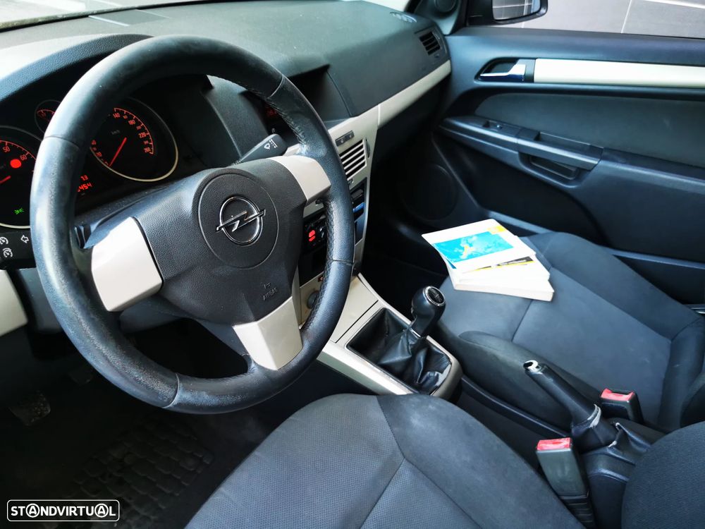 Opel Astra GTC 1.4 Selection - 17