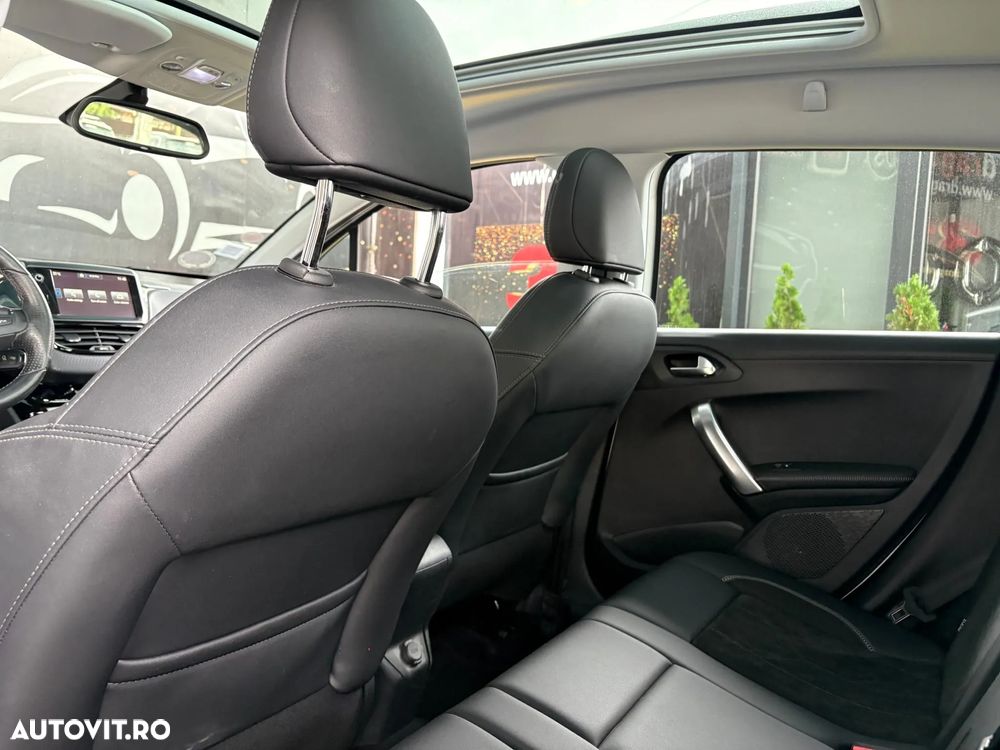 Peugeot 2008 - 8