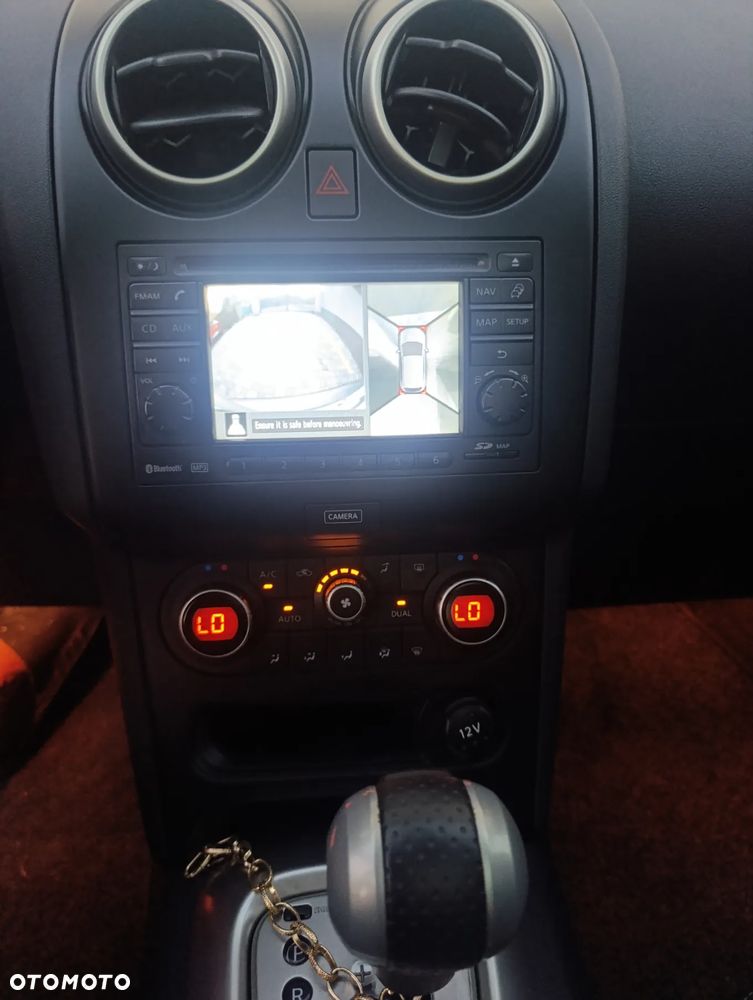 Nissan Qashqai 2.0 dCi 4 x 4 DPF tekna - 14