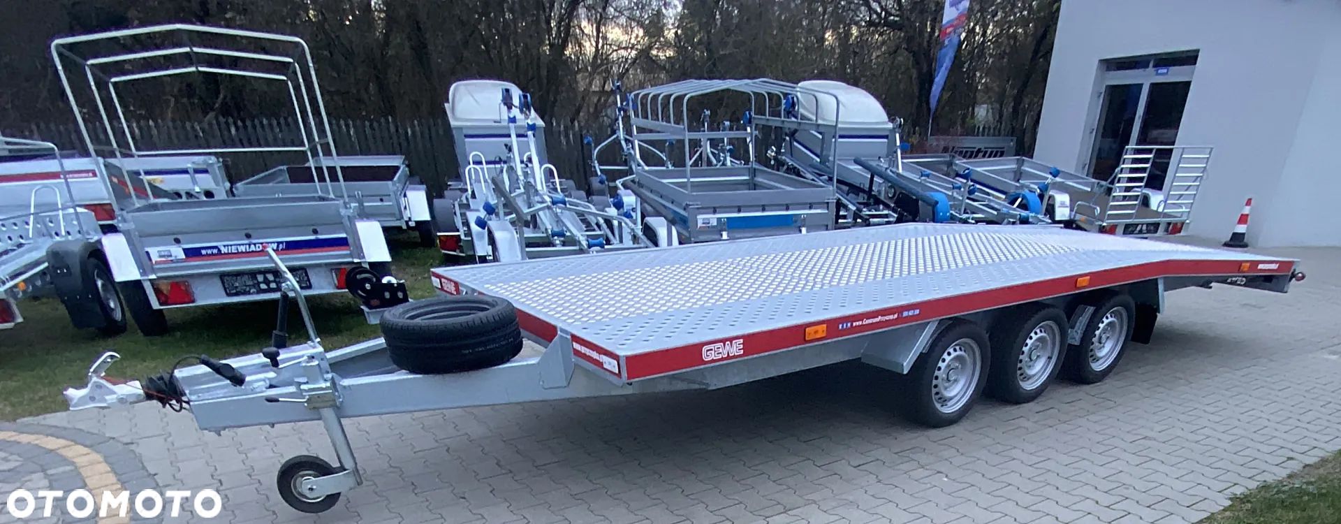 GEWE Laweta samochodowa GEWE 5,6m x 2,1m 3-osiowa DMC: 3500 kg - 1