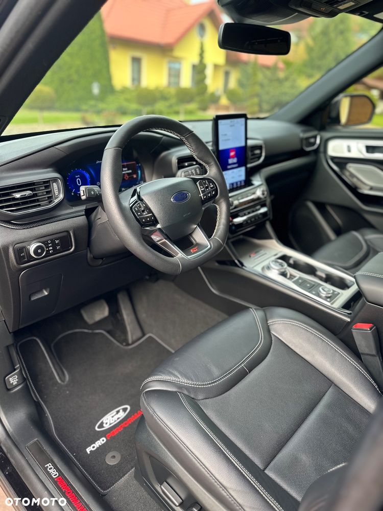 Ford Explorer - 21