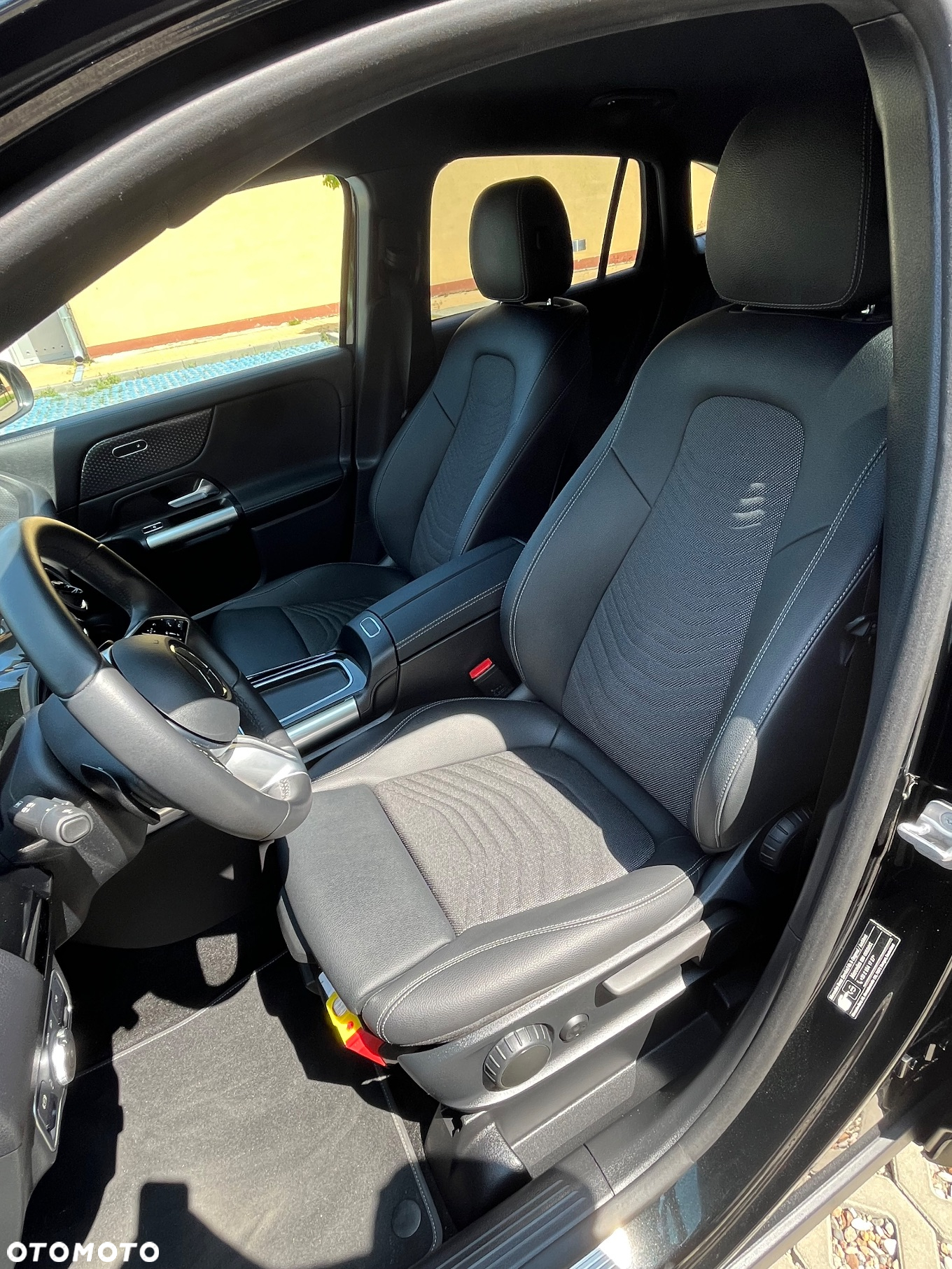 Mercedes-Benz GLA 180 d 8G-DCT - 19