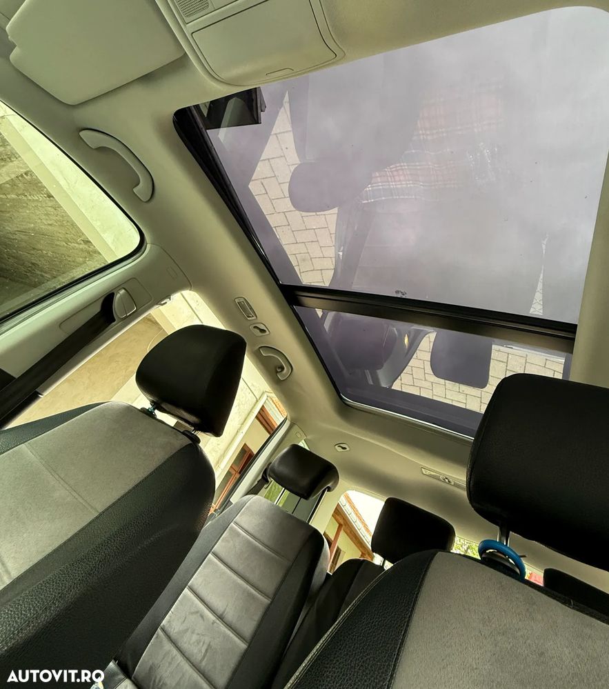 Volkswagen Touran 2012 photo 3