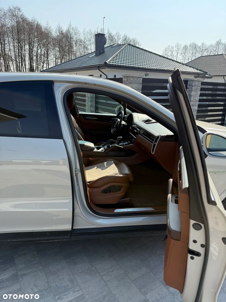 Porsche Cayenne E-Hybrid Platinum Edition - 4