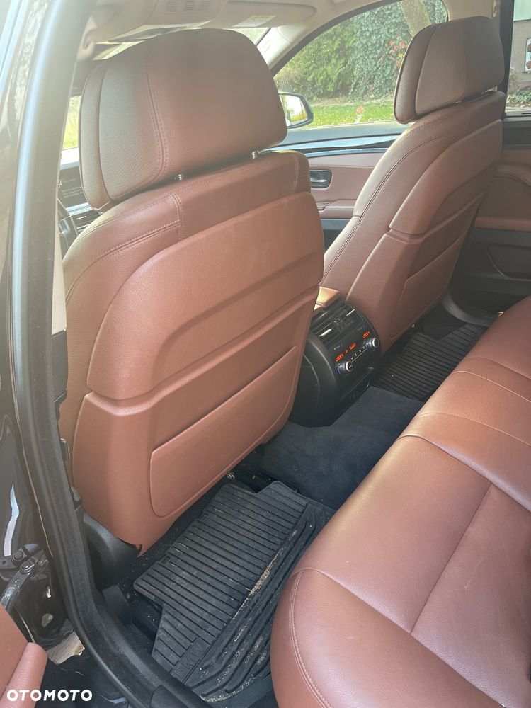 BMW Seria 5 525d xDrive Sport-Aut - 11