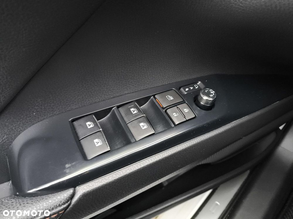 Toyota Camry 2.5 Hybrid Executive CVT - 21