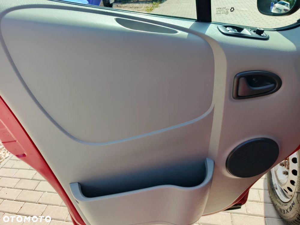 Renault Trafic L1H1 Passenger Lux - 24