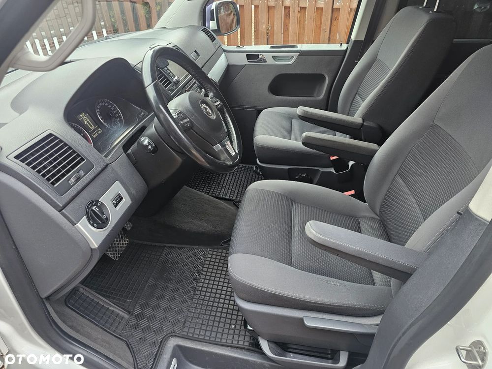 Volkswagen Multivan - 8