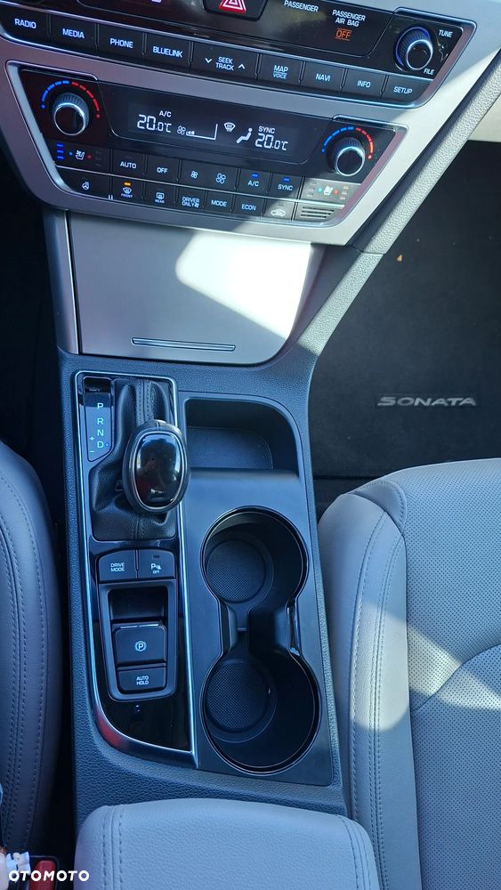 Hyundai Sonata - 17