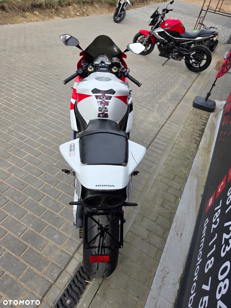 Honda CBR - 27