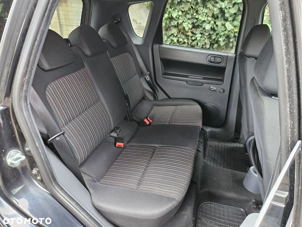 Mitsubishi Colt - 18