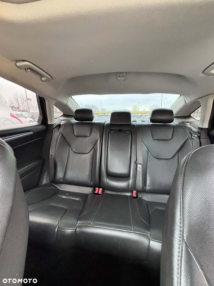 Ford Fusion - 13