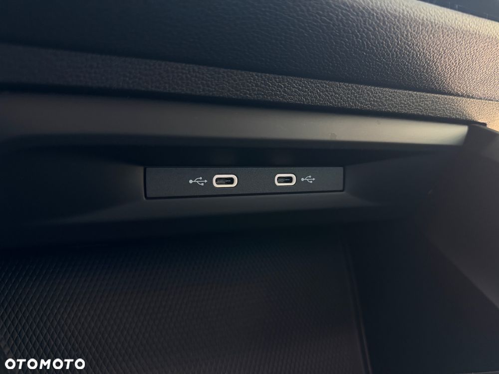 Volkswagen Golf Variant 2.0 TDI SCR DSG Life - 32