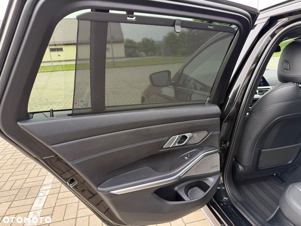 BMW Seria 3 320d xDrive MHEV M Sport sport - 26