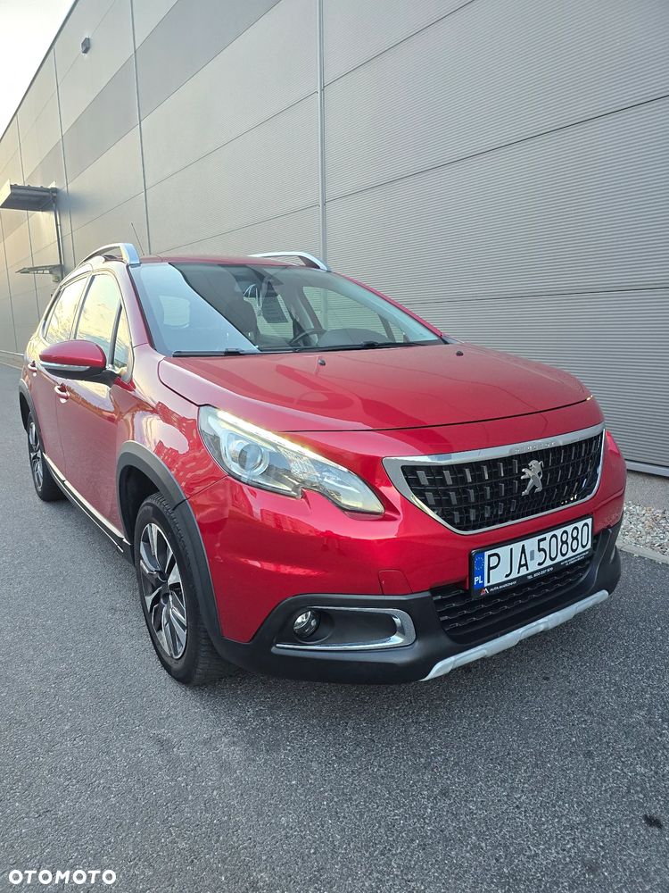 Peugeot 2008 1.2 Pure Tech GPF Signature S&S - 10