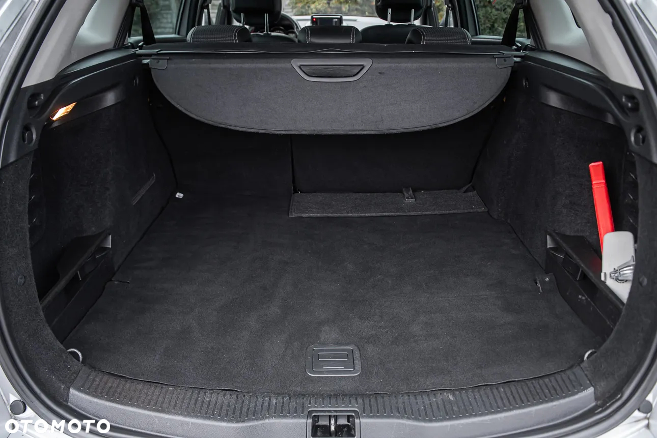 Renault Megane Grandtour BLUE dCi 115 GT LINE - 25