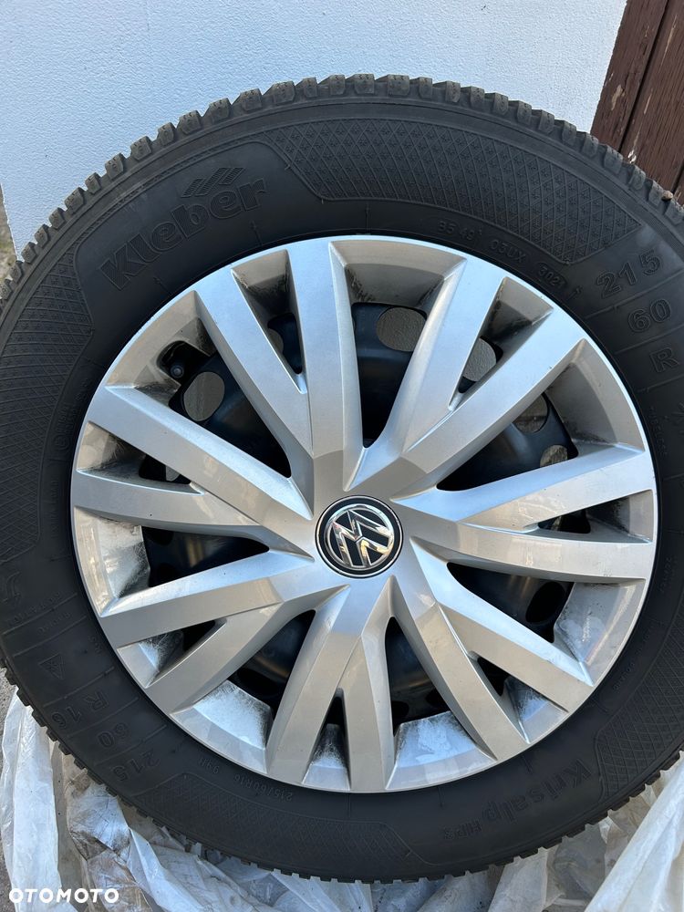 Volkswagen Passat - 31