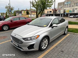 Ford Mondeo 2.0 Hybrid CVT