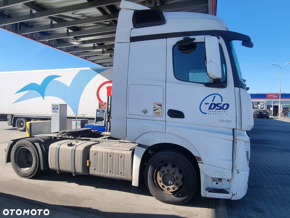 Mercedes-Benz Actros - 3