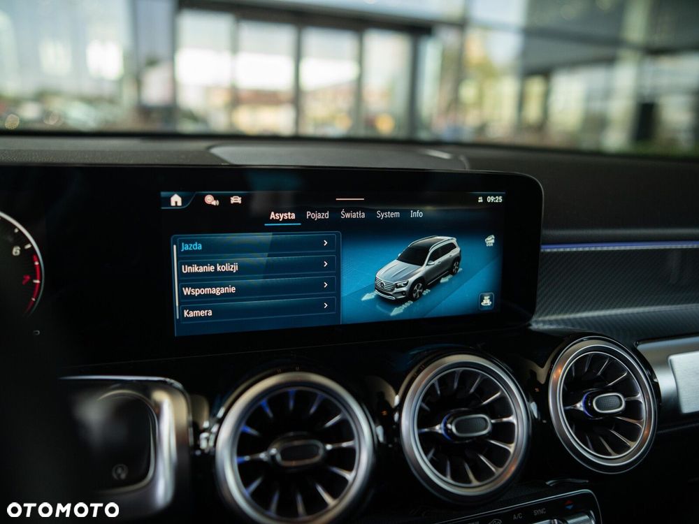 Mercedes-Benz GLB 220 mHEV 4-Matic AMG Line 8G-DCT - 28