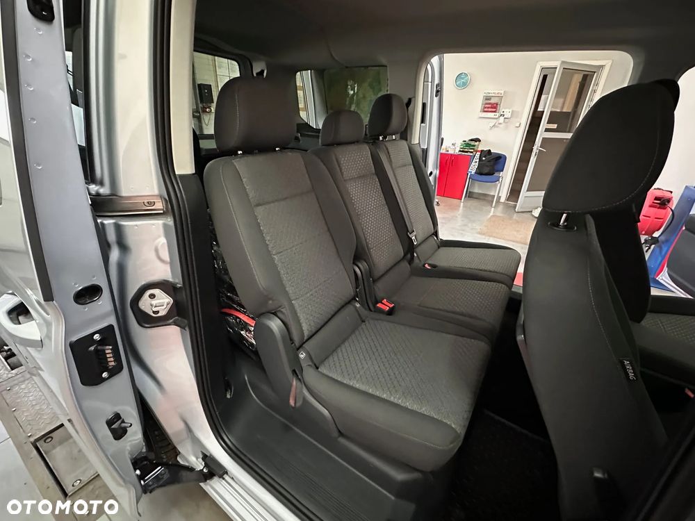 Ford Tourneo Connect Grand ver-grand-2-0-ecoblue-titanium - 21