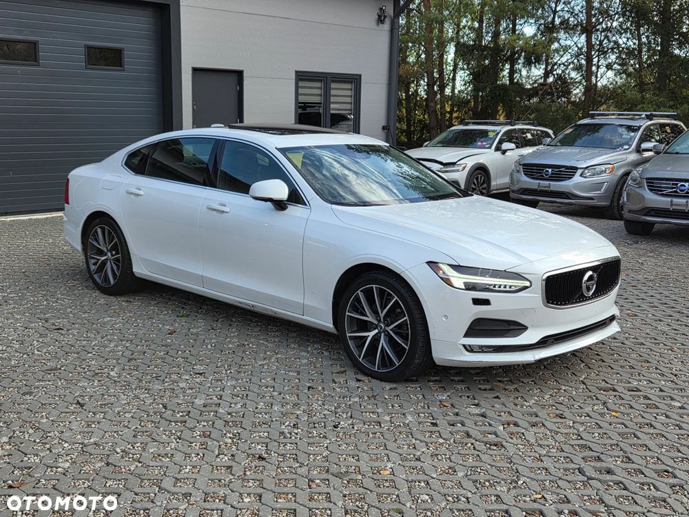 Volvo S90 T5 Momentum - 1