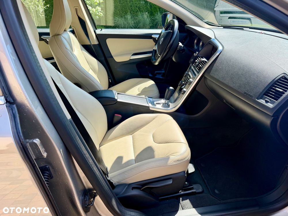 Volvo XC 60 - 32