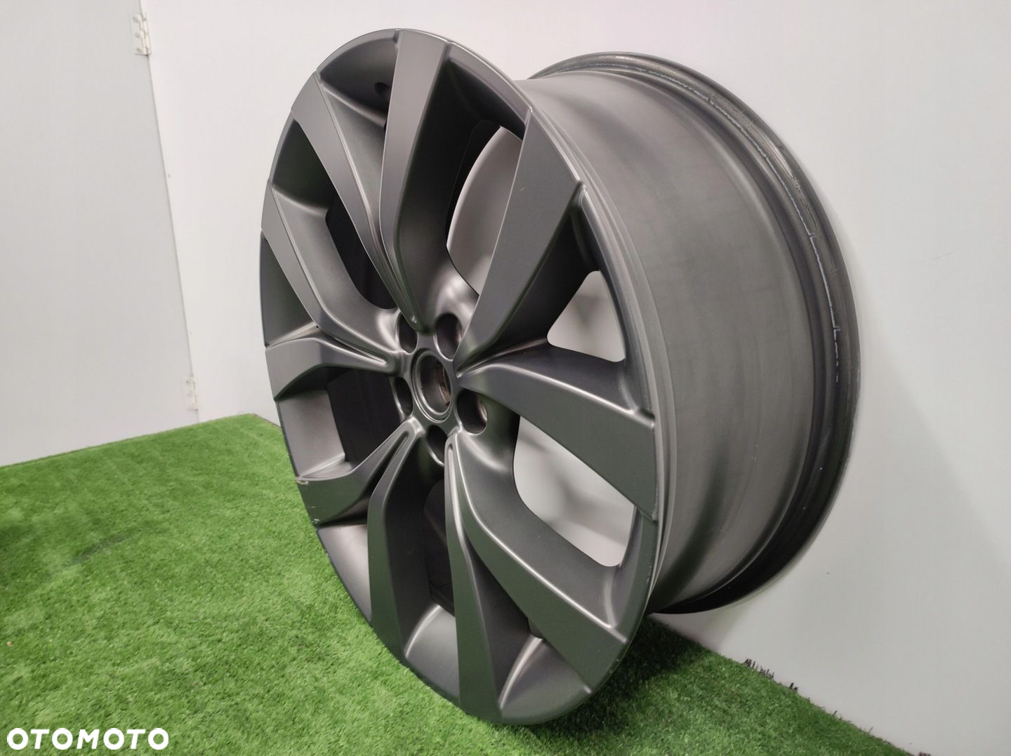 FELGA RANGE ROVER EVOQUE 8x20 ET40 K8D2-AA - 7