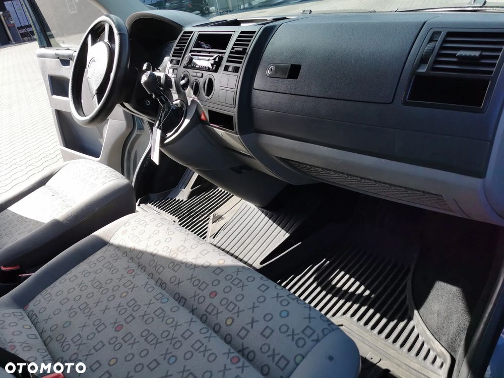Volkswagen Transporter T5 - 1