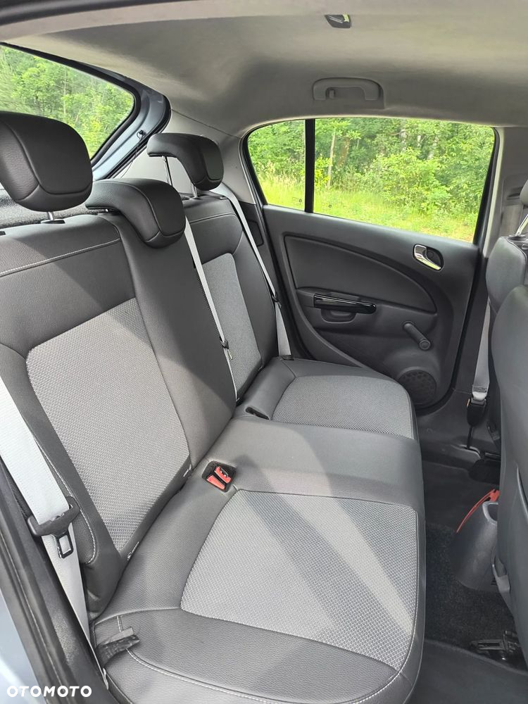 Opel Corsa 1.4 16V Cosmo - 15