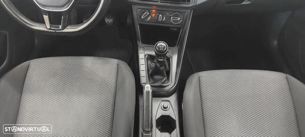 VW Polo - 34