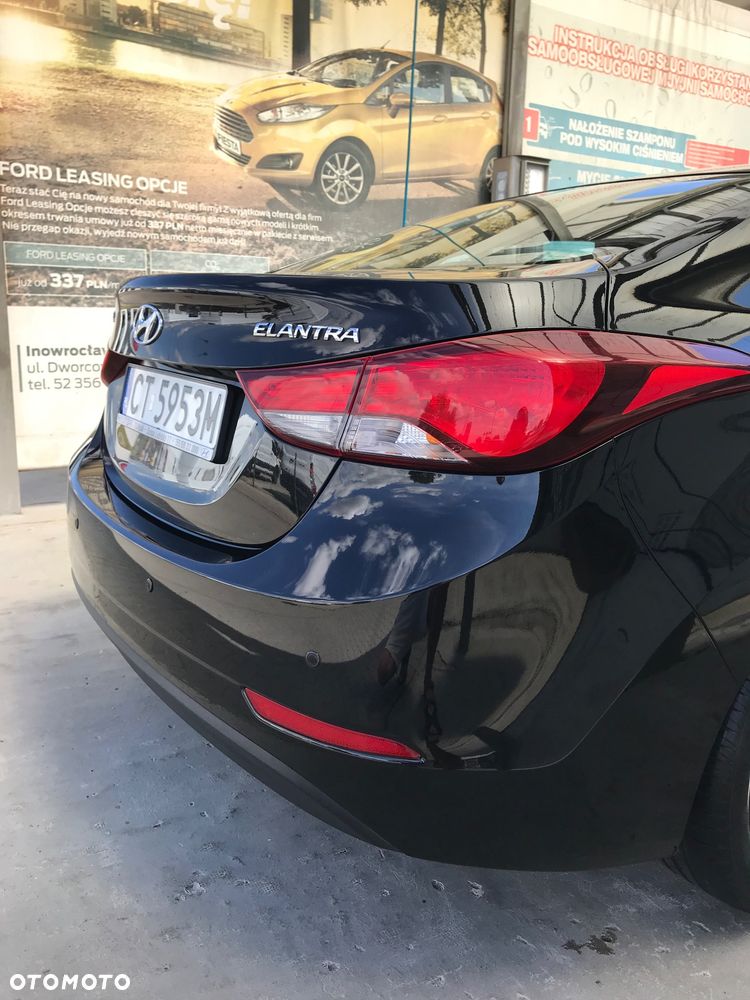 Hyundai Elantra 1.6 Classic + - 15