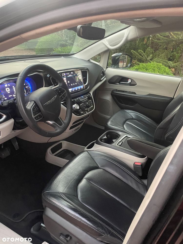 Chrysler Pacifica - 18