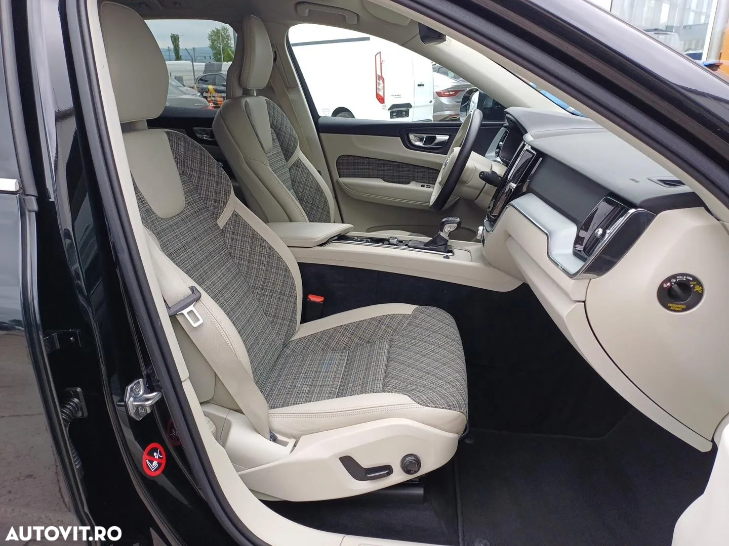 Volvo XC 60 D4 AWD Geartronic Momentum - 23