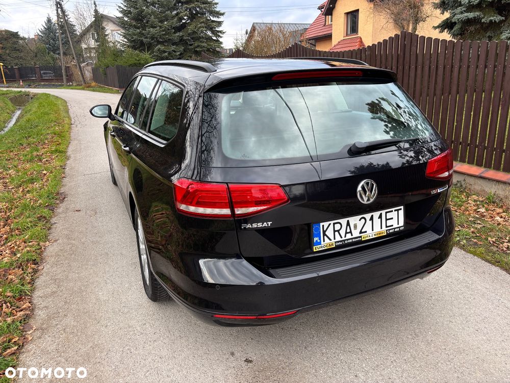 Volkswagen Passat - 4