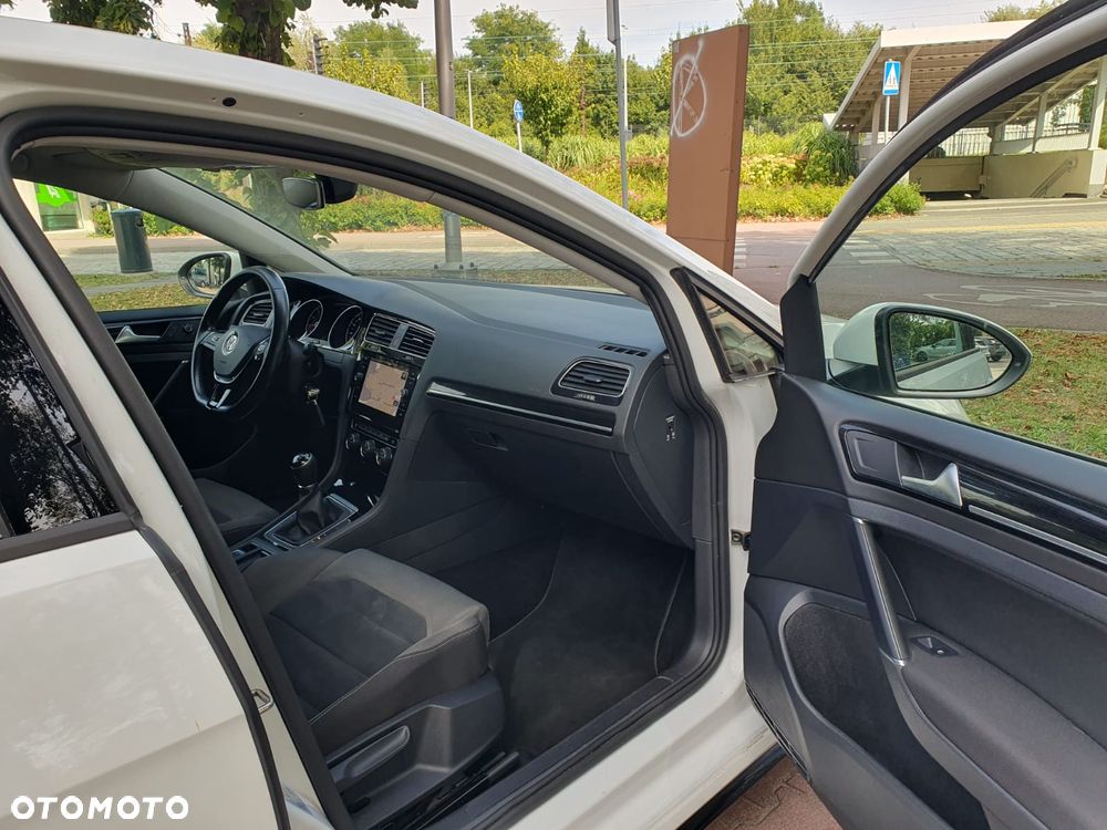 Volkswagen Golf 1.5 TSI OPF R-Line - 11