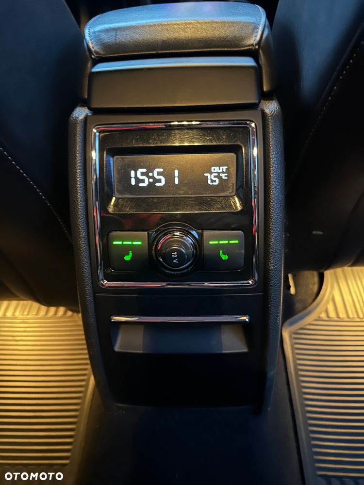 Skoda Superb 2.0 TDI 4x4 Platinum - 32