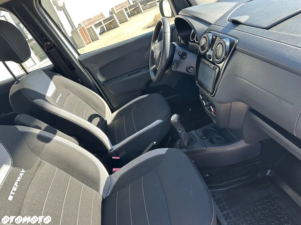 Dacia Lodgy TCe 115 Stepway - 9