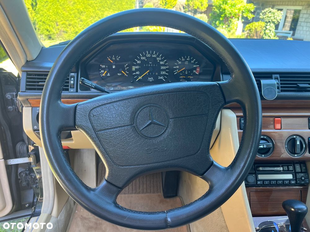 Mercedes-Benz W124 (1984-1993) - 13