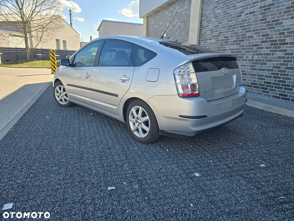 Toyota Prius 1.5 VVT-i Sol (nav) - 4