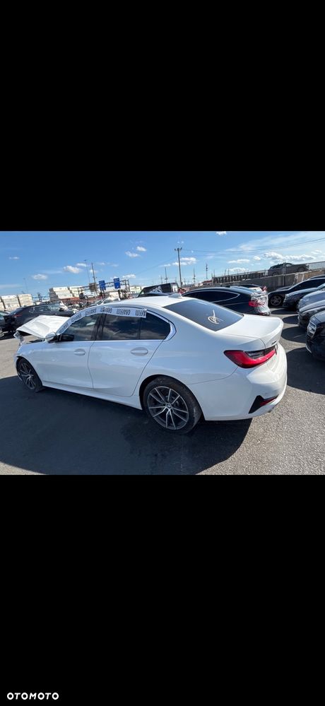 BMW Seria 3 330i xDrive Sport Line - 17