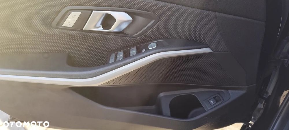 BMW Seria 3 - 21