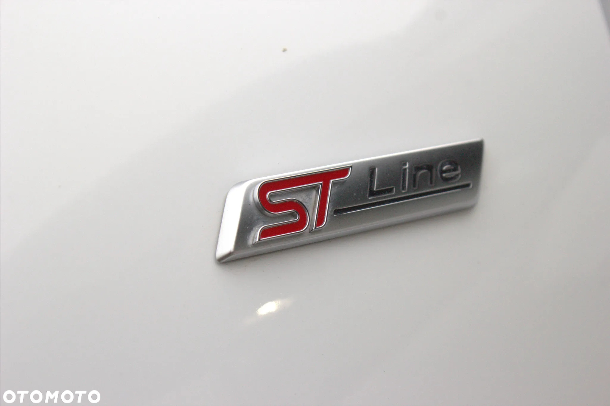 Ford Kuga 2.0 TDCi 2x4 ST-Line - 24